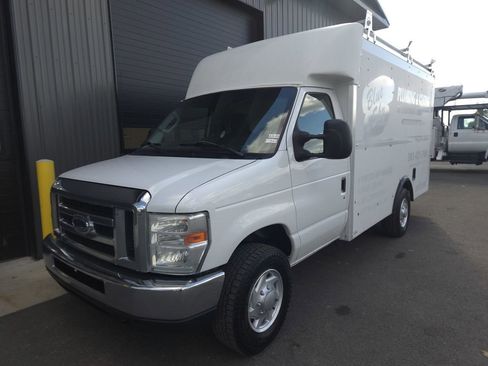 Used 2014 Ford E-350 and Econoline 350 Super Duty w/ Power Windows & Locks Group image 2