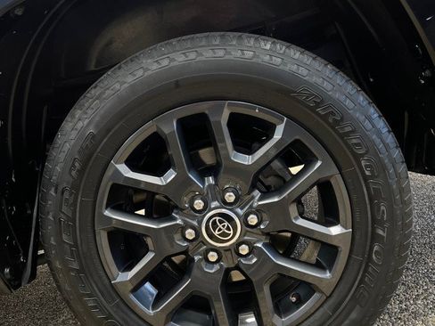 Used 2023 Toyota Tundra Platinum image 31