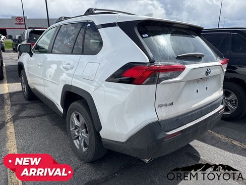 Used 2024 Toyota RAV4 XLE w/ Convenience Package image 18