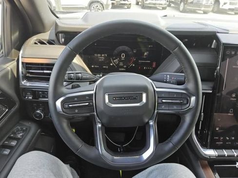 Used 2025 GMC Yukon Denali AWD/4WD image 10