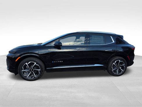 New 2025 Chevrolet Equinox EV LT image 3