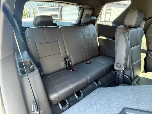 Used 2023 Chevrolet Traverse RS w/ LPO, Floor Liner Package AWD/4WD image 27