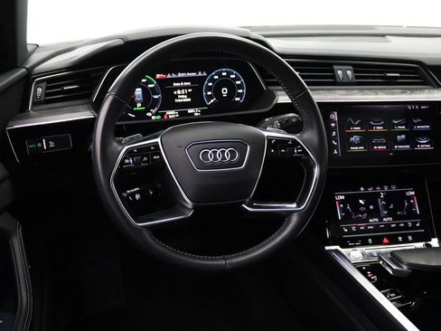 Used 2019 Audi e-tron Prestige w/ Prestige Package AWD/4WD image 15