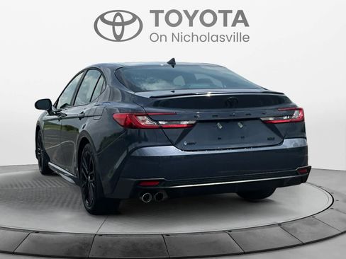 Used 2026 Toyota Camry SE FWD image 4