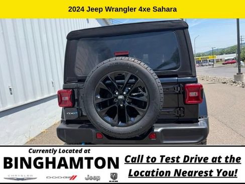 Used 2024 Jeep Wrangler Unlimited Sahara AWD/4WD image 7