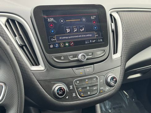 Used 2024 Chevrolet Malibu LT image 33