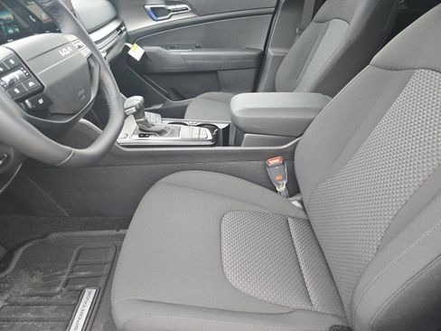 New 2026 Kia Sportage LX FWD image 7