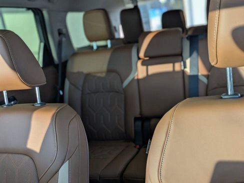 New 2026 Nissan Pathfinder Platinum AWD/4WD image 33