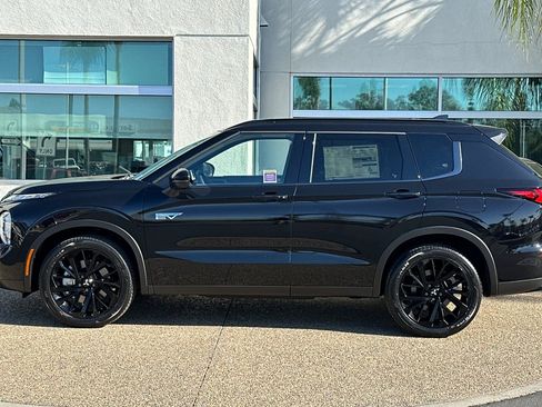 New 2025 Mitsubishi Outlander SEL image 7