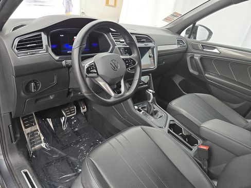 Certified 2023 Volkswagen Tiguan SE R-Line image 16