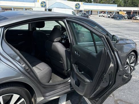Used 2022 Nissan Altima 2.5 SV w/ SV Premium Package FWD image 14