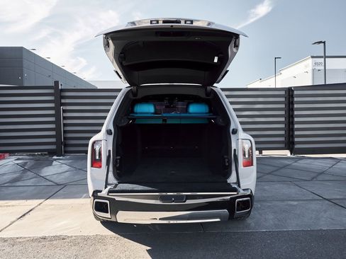 Used 2025 Rolls-Royce Cullinan image 16