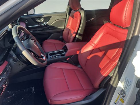 New 2026 Lincoln Corsair Reserve image 9