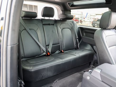 Used 2023 Land Rover Defender 90 SE AWD/4WD image 39