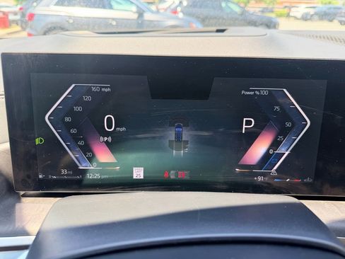 Used 2025 BMW X7 xDrive40i w/ Premium Package AWD/4WD image 30