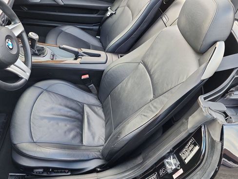 Used 2003 BMW Z4 3.0i image 4