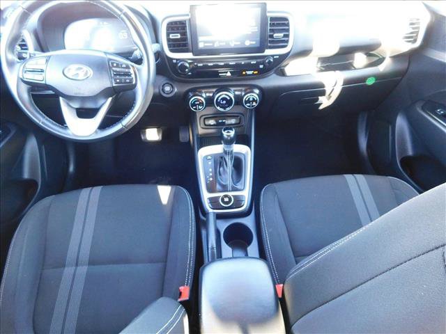 Used 2024 Hyundai Venue SEL FWD image 24