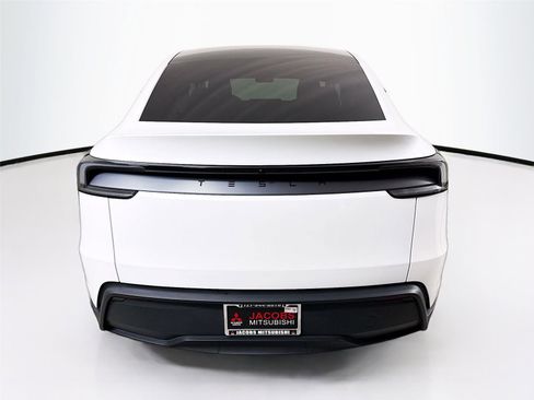 Used 2026 Tesla Model Y 2WD image 5