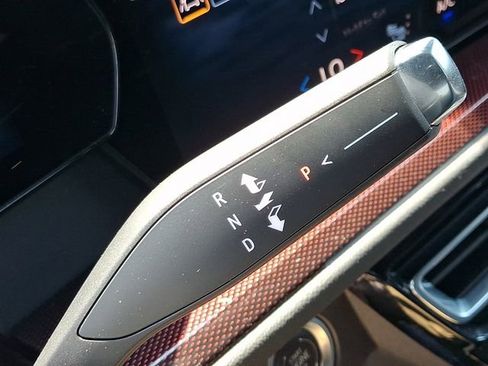 Used 2025 Chevrolet Traverse Z71 w/ Driver Confidence Package AWD/4WD image 15
