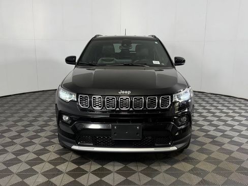 Used 2025 Jeep Compass Limited AWD/4WD image 2