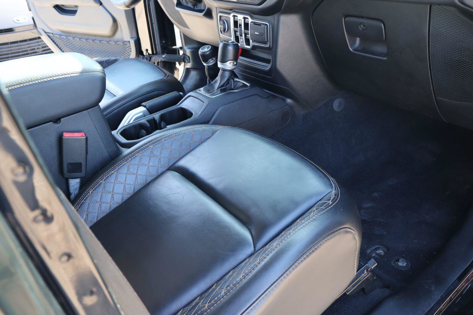 Used 2021 Jeep Gladiator Overland AWD/4WD image 18