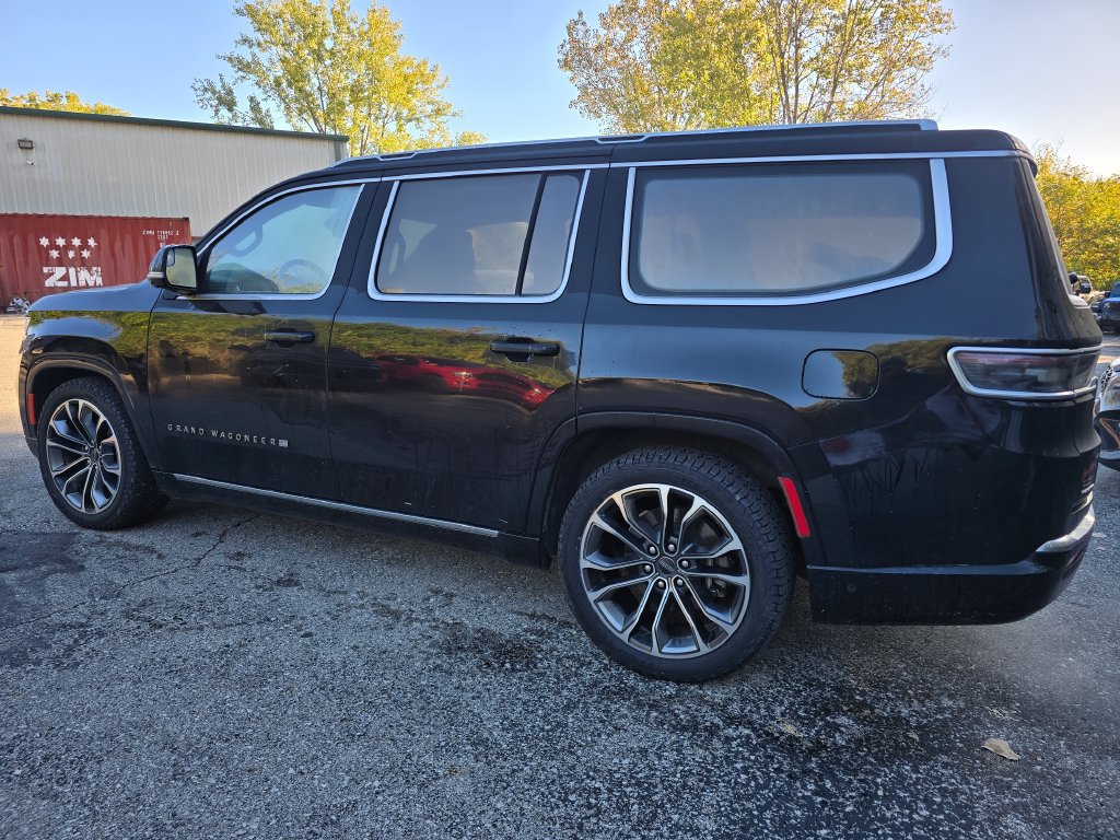 Used 2022 Jeep Grand Wagoneer Series III AWD/4WD image 4