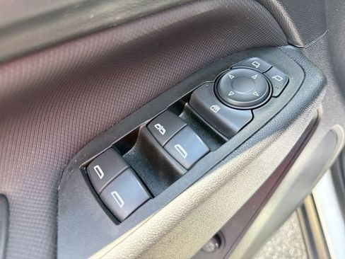 Used 2023 Chevrolet Equinox RS FWD image 13