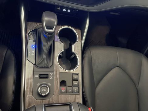 Used 2024 Toyota Highlander Platinum image 20