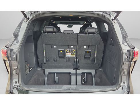 Certified 2025 Toyota Sienna Platinum AWD/4WD image 9