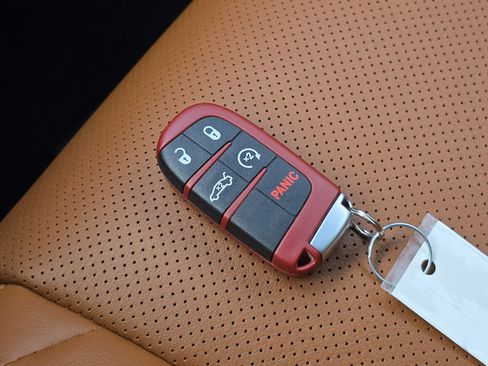 Used 2017 Dodge Challenger SRT Hellcat image 34