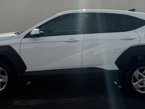 Used 2024 Hyundai Kona SE AWD/4WD image 1