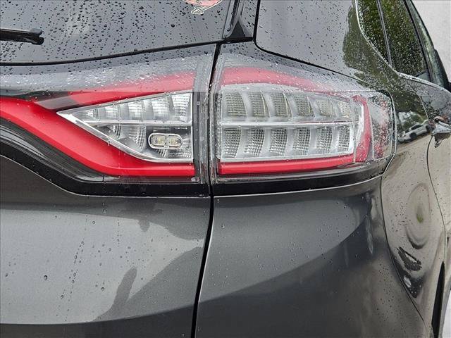 Used 2018 Ford Edge SEL FWD image 14