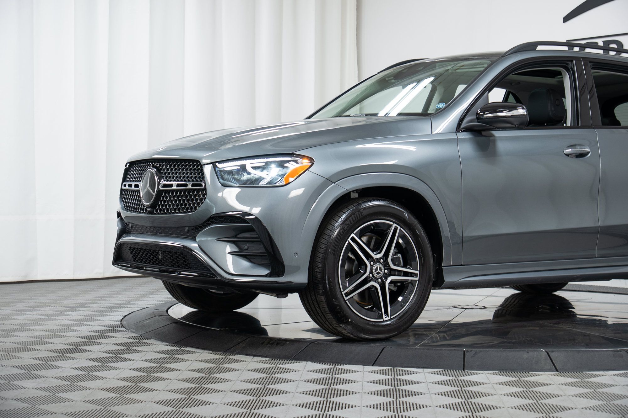 Used 2026 Mercedes-Benz GLE 450e 4MATIC image 25