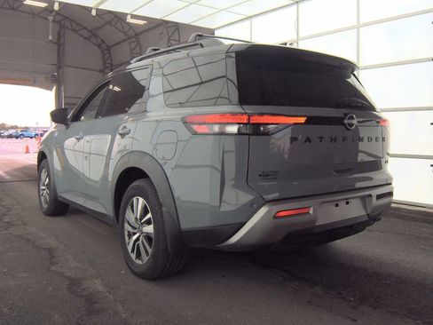 Used 2023 Nissan Pathfinder SL w/ Lighting Package (N92) image 6