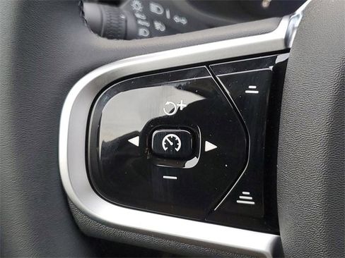 New 2026 Volvo XC60 B5 Ultra w/ Protection Package Premier image 11