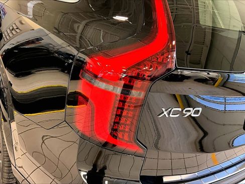 New 2026 Volvo XC90 B6 Plus w/ Protection Package Premier AWD/4WD image 5