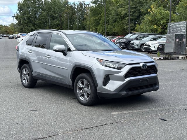 Used 2022 Toyota RAV4 LE AWD/4WD image 1