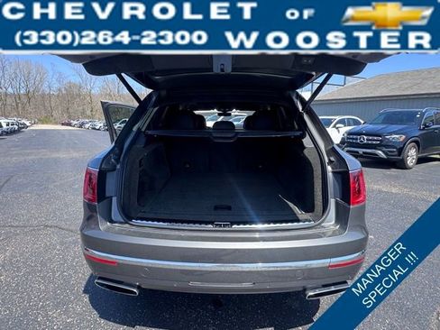 Used 2017 Bentley Bentayga image 33