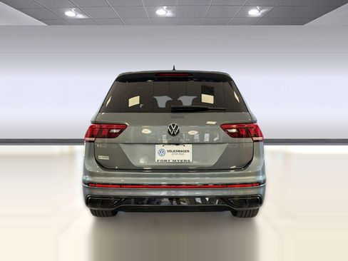 Used 2023 Volkswagen Tiguan SE R-Line image 10
