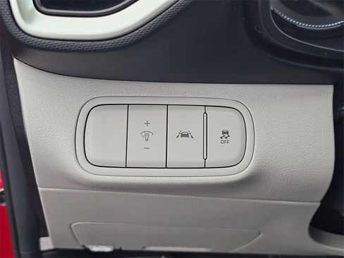 Certified 2022 Hyundai Venue SEL w/ Cargo Package image 23