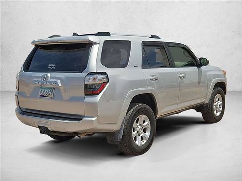 Used 2019 Toyota 4Runner SR5 AWD/4WD image 5