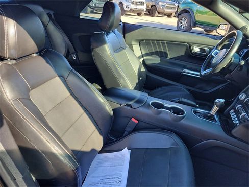 Used 2020 Ford Mustang Premium image 10