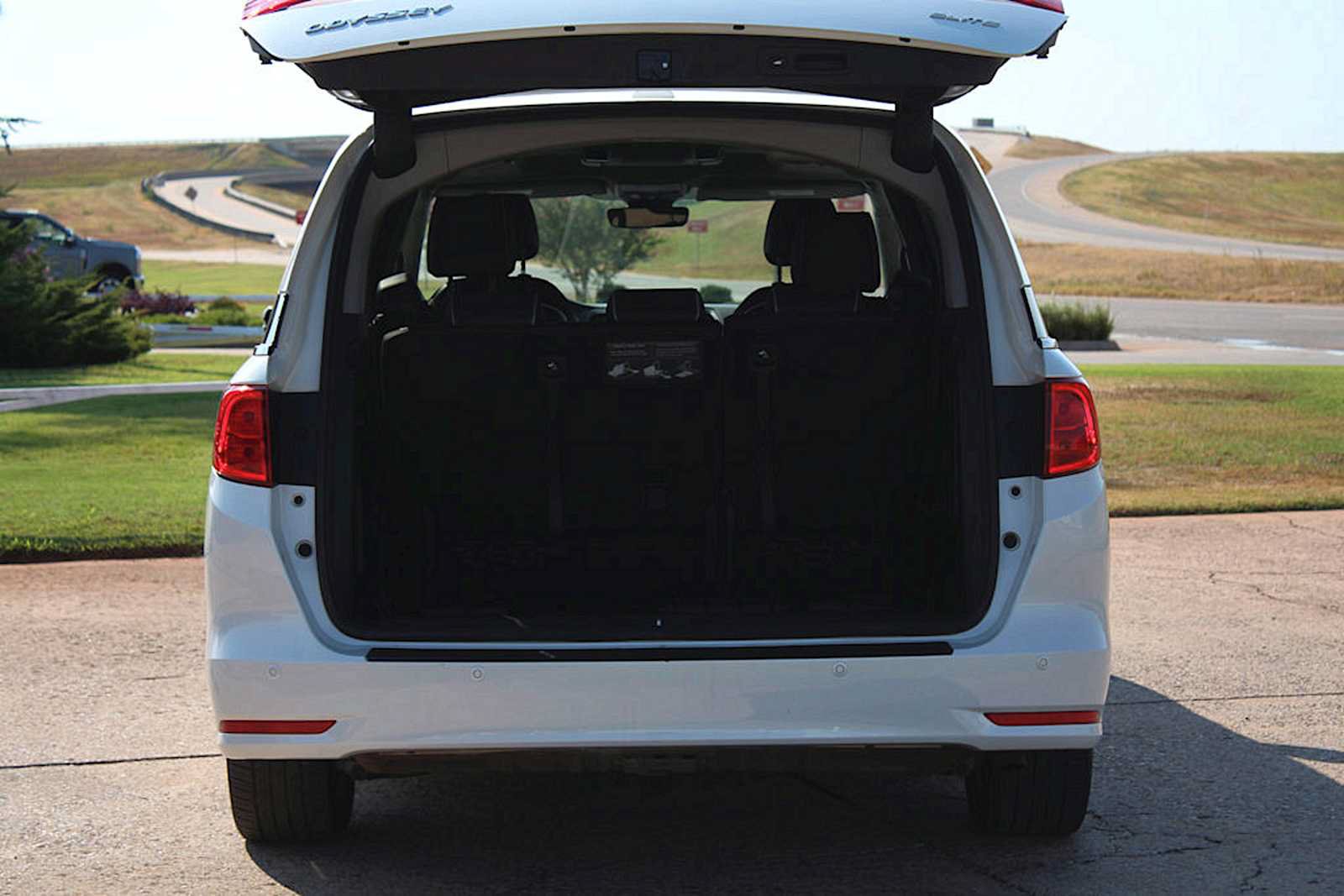 Used 2022 Honda Odyssey Elite image 12
