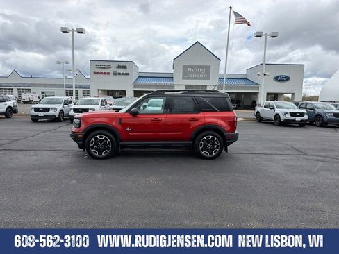 Used 2024 Ford Bronco Sport Outer Banks w/ Tech Package AWD/4WD image 2
