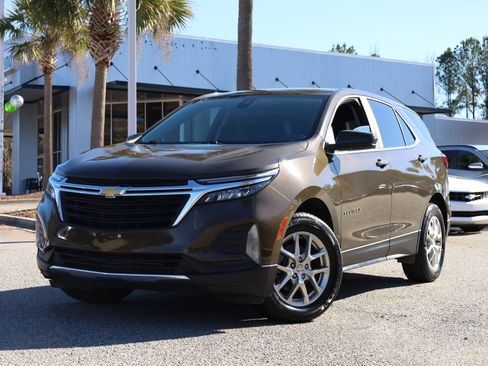 Used 2023 Chevrolet Equinox LT image 1