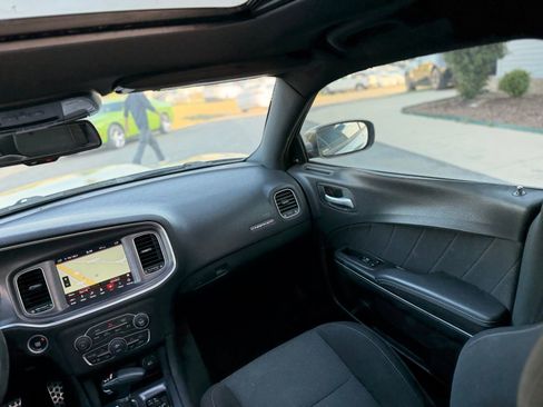 Used 2018 Dodge Charger R/T Scat Pack w/ Driver Confidence Group RWD image 26