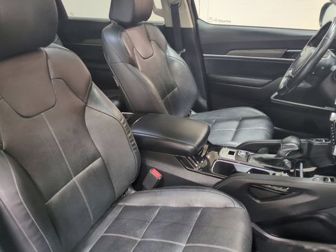 Certified 2022 Kia Telluride EX w/ EX Premium Package FWD image 10
