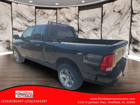 Used 2018 RAM 1500 Express w/ Express Value Package AWD/4WD image 3