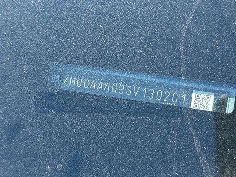 Used 2025 Toyota Corolla Cross LE FWD image 5