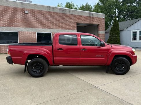 Used 2009 Toyota Tacoma PreRunner RWD image 4